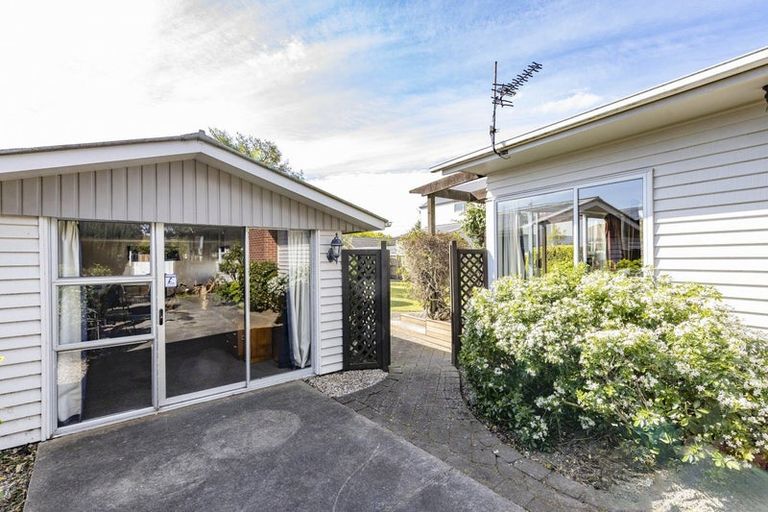 Photo of property in 8 Stackhouse Avenue, Bishopdale, Christchurch, 8053