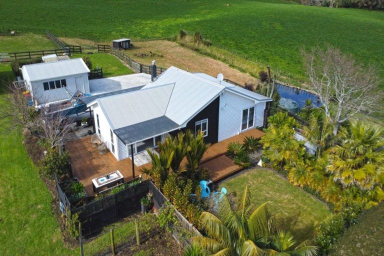 Photo of property in 1385 South Road, Kaitake, New Plymouth, 4374