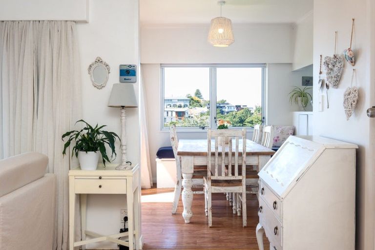 Photo of property in 31 Fitzroy Road, Bluff Hill, Napier, 4110