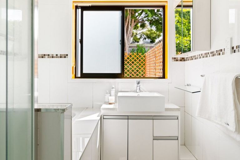 Photo of property in 3/27 Rangatira Road, Birkdale, Auckland, 0626