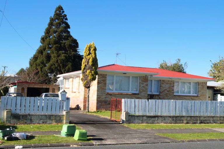 Photo of property in 74 Rosella Road, Mangere East, Auckland, 2024