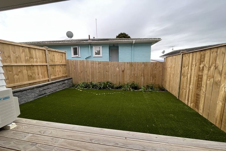 Photo of property in 6/31 Reid Road, New Lynn, Auckland, 0600