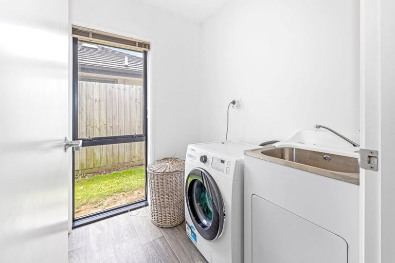 Photo of property in 1 Robalan Close, Halswell, Christchurch, 8025