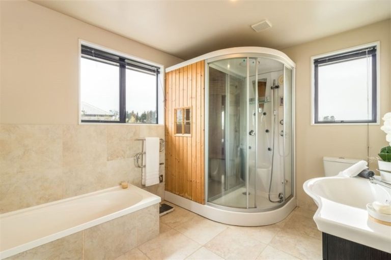 Photo of property in 7 Stoneleigh Green, Parklands, Christchurch, 8083