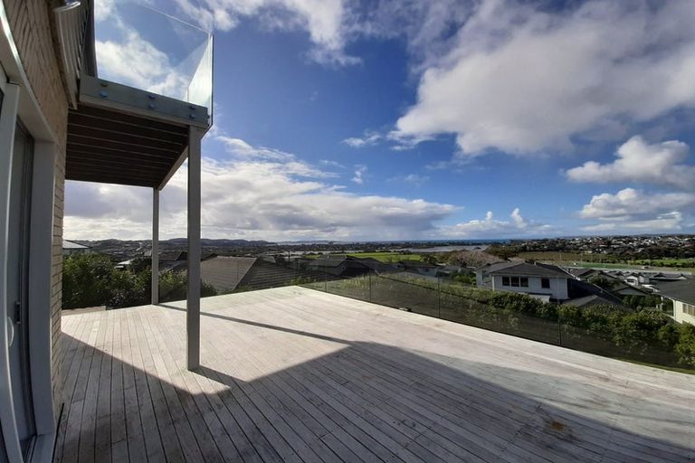 Photo of property in 12 Butler Stoney Crescent, Silverdale, 0932