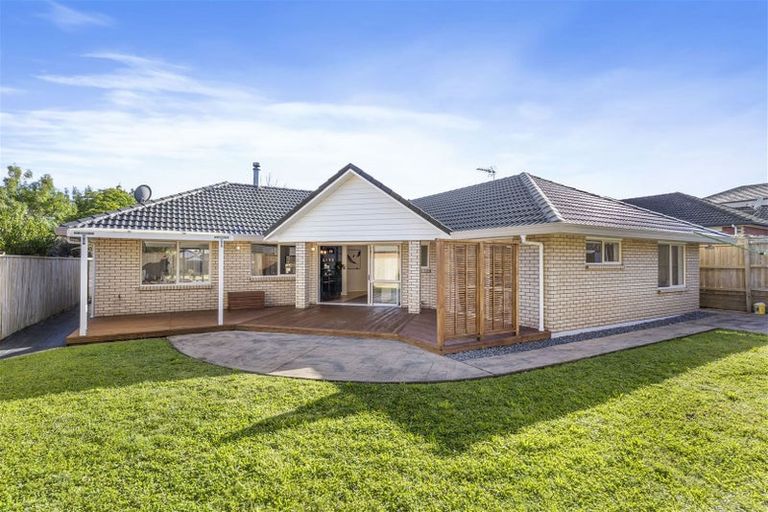Photo of property in 29 Newbliss Crescent, East Tamaki Heights, Auckland, 2016
