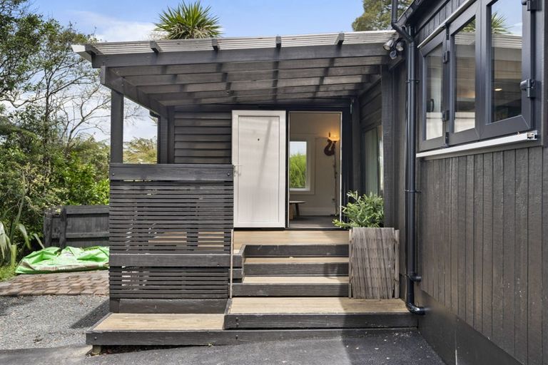 Photo of property in 3 Huia Road, Titirangi, Auckland, 0604