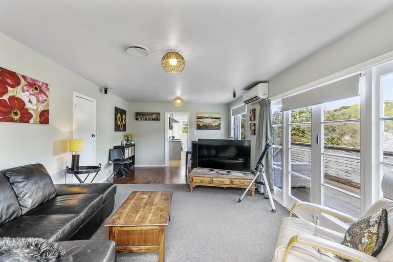 Photo of property in 31 Kiwi Crescent, Tawa, Wellington, 5028