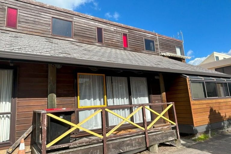 Photo of property in 2/68 Maunganui Road, Mount Maunganui, 3116