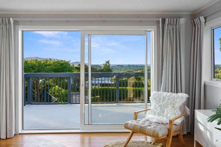 Photo of property in 27 Kotare Street, Waikanae, 5036