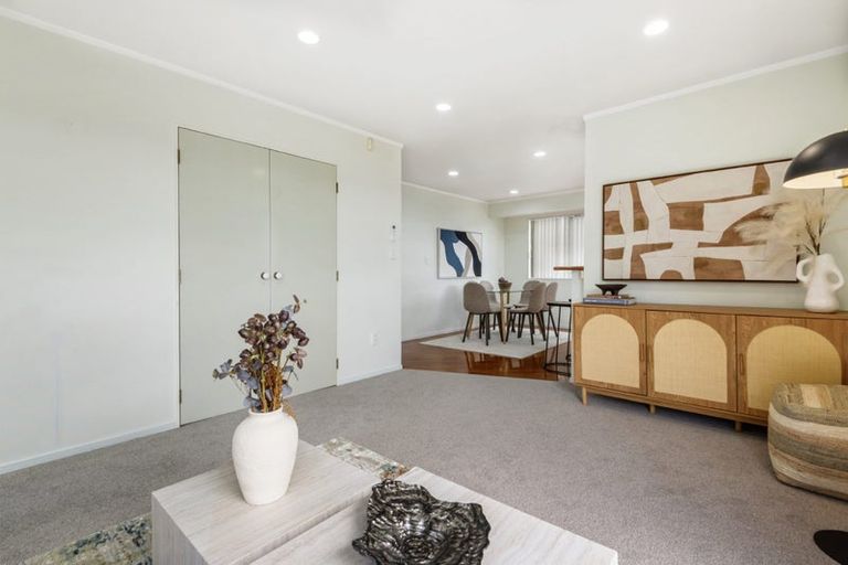 Photo of property in 2/21 Bonito Place, Bayview, Auckland, 0629