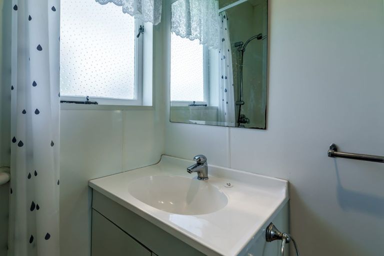 Photo of property in 15 Chorley Avenue, Massey, Auckland, 0614