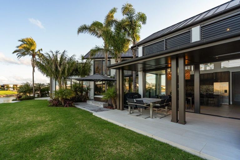 Photo of property in 3 Kuaka Grove, One Tree Point, 0118