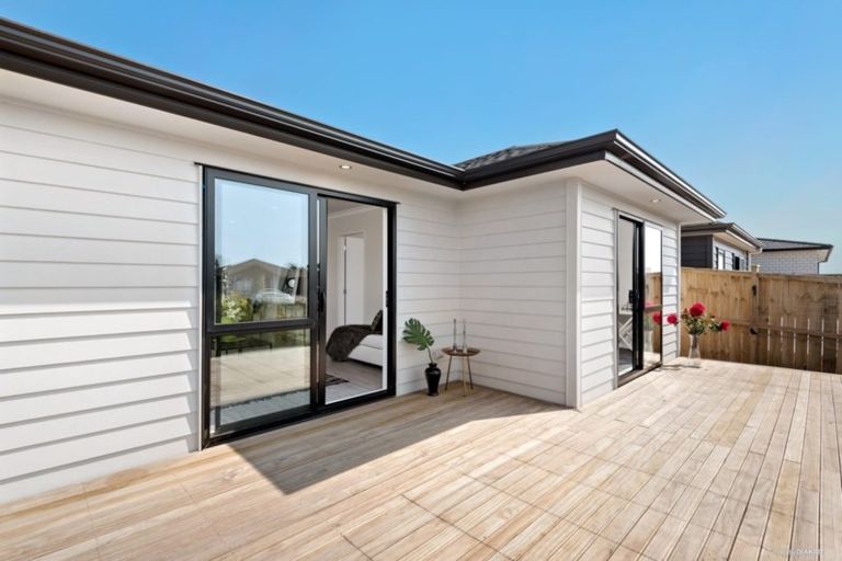 Photo of property in 11 Black Beech Crescent, Takanini, 2110