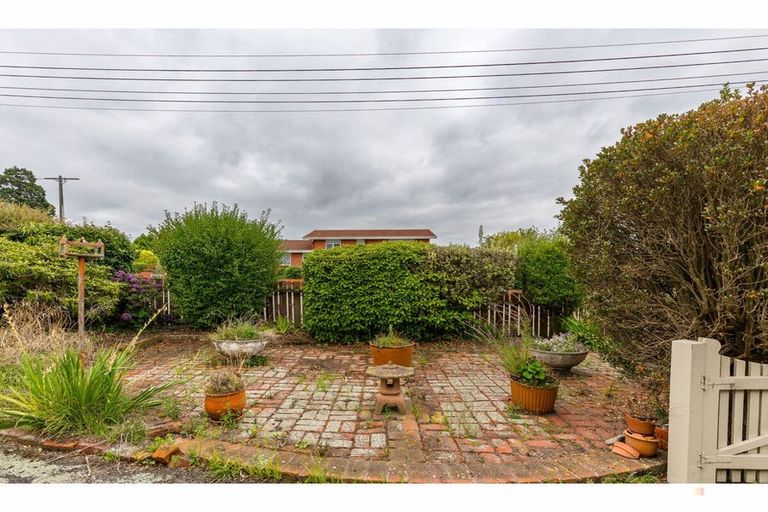 Photo of property in 9 Oxford Street, Waimate, 7924