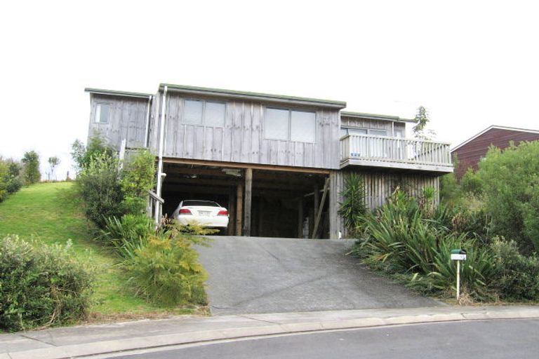 Photo of property in 12 Empressa Heights, Helensville, 0800