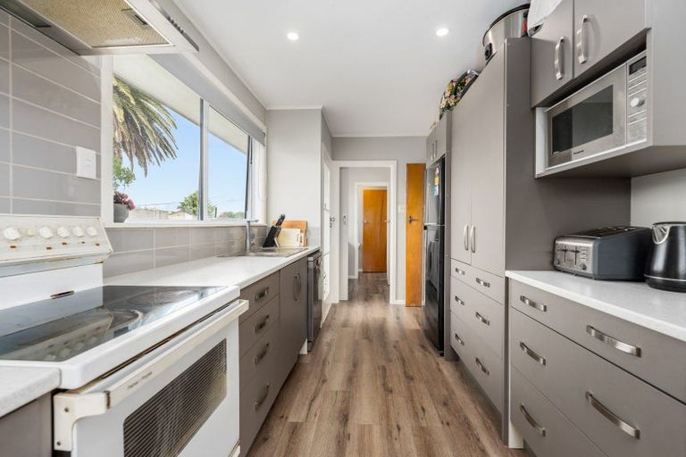 Photo of property in 11a Fox Place, Cloverlea, Palmerston North, 4412