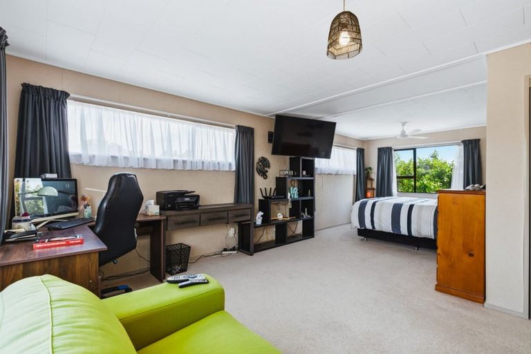 Photo of property in 2 Kempton Place, Richmond Heights, Taupo, 3330