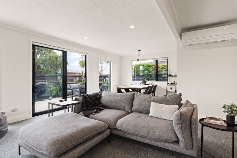 Photo of property in 165 Macandrew Road, South Dunedin, Dunedin, 9012