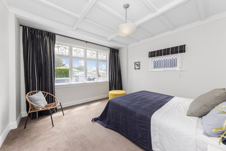 Photo of property in 5 Manor Place, Point Chevalier, Auckland, 1022