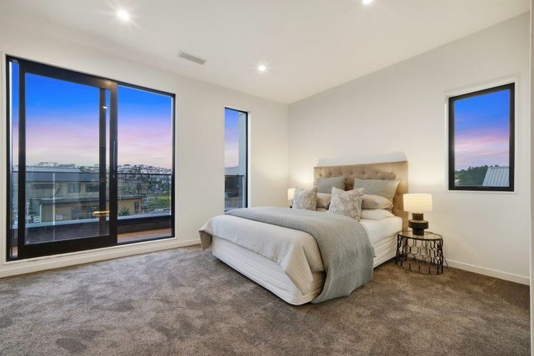 Photo of property in 28 Streamview Way, Long Bay, 0792