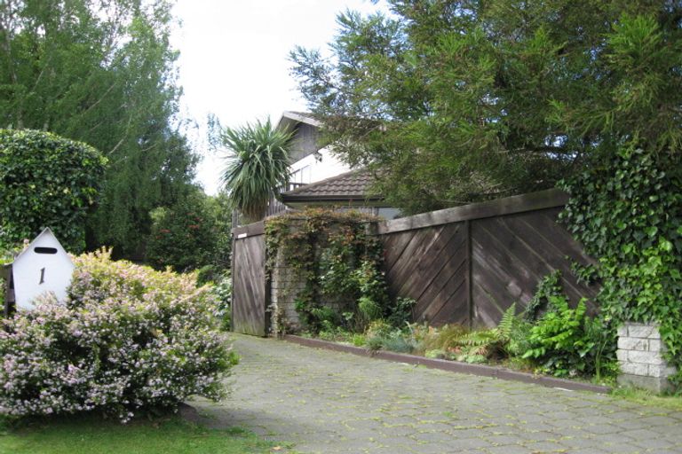 Photo of property in 1 Simon Place, Woodend, 7610