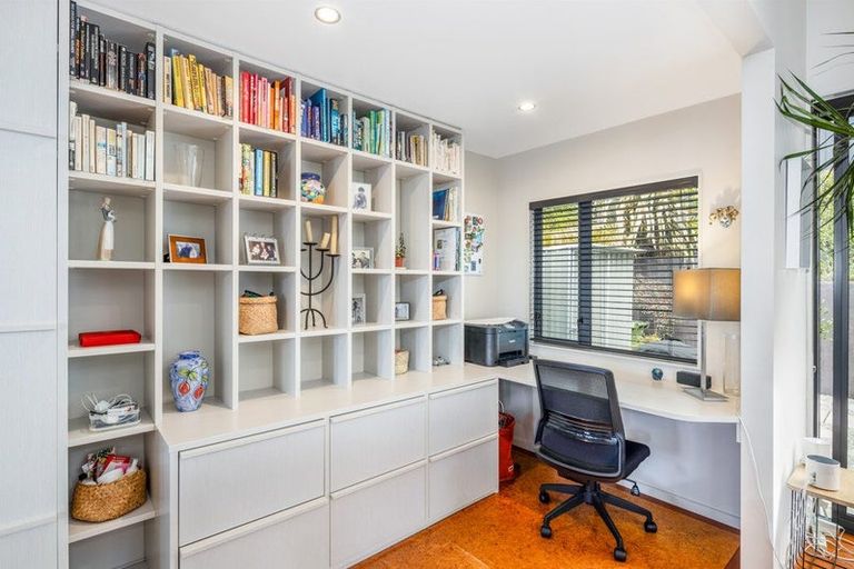 Photo of property in 13a Townsend Road, Miramar, Wellington, 6022