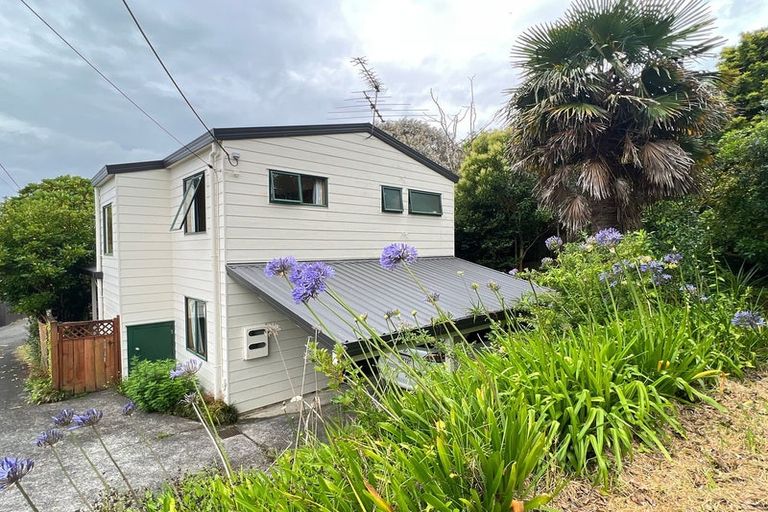 Photo of property in 123 Beach Haven Road, Beach Haven, Auckland, 0626