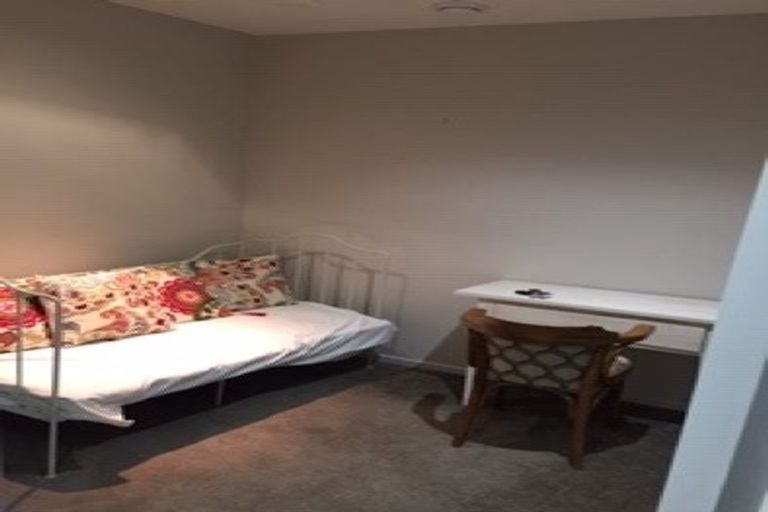 Photo of property in Patent 326 Apartments, 204s/326 Evans Bay Parade, Hataitai, Wellington, 6021