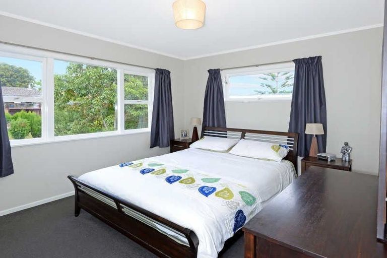 Photo of property in 56 Saffron Street, Birkdale, Auckland, 0626