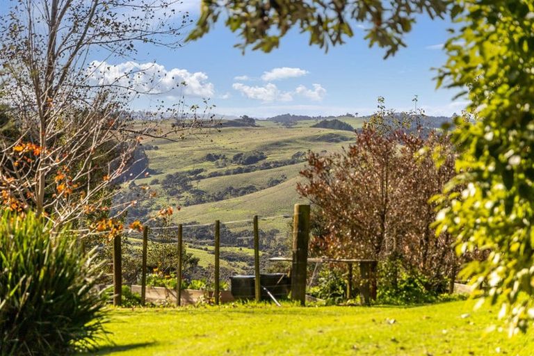 Photo of property in 1410 Old North Road, Helensville, 0875