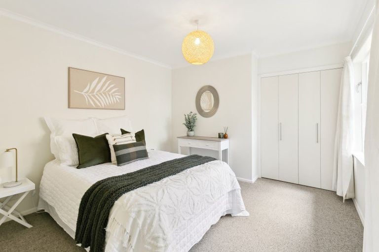 Photo of property in 8 Saint Johns Terrace, Tawa, Wellington, 5028