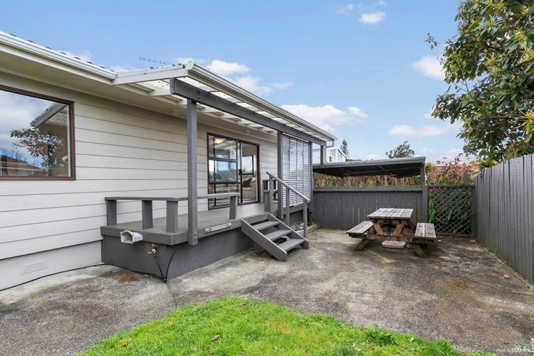 Photo of property in 2/294 Birkdale Road, Birkdale, Auckland, 0626