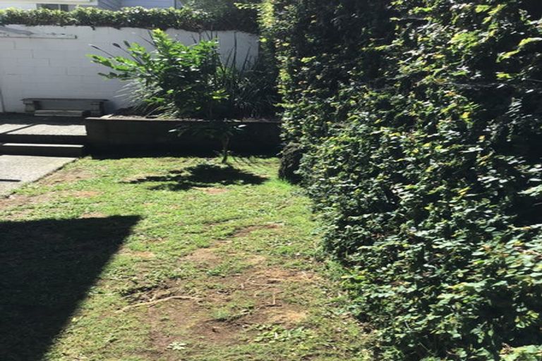 Photo of property in 1/12 Rugby Road, Birkenhead, Auckland, 0626