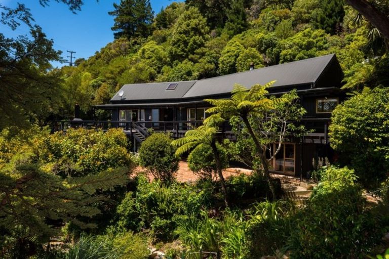 Photo of property in 363 Port Underwood Road, Whatamango Bay, Picton, 7281