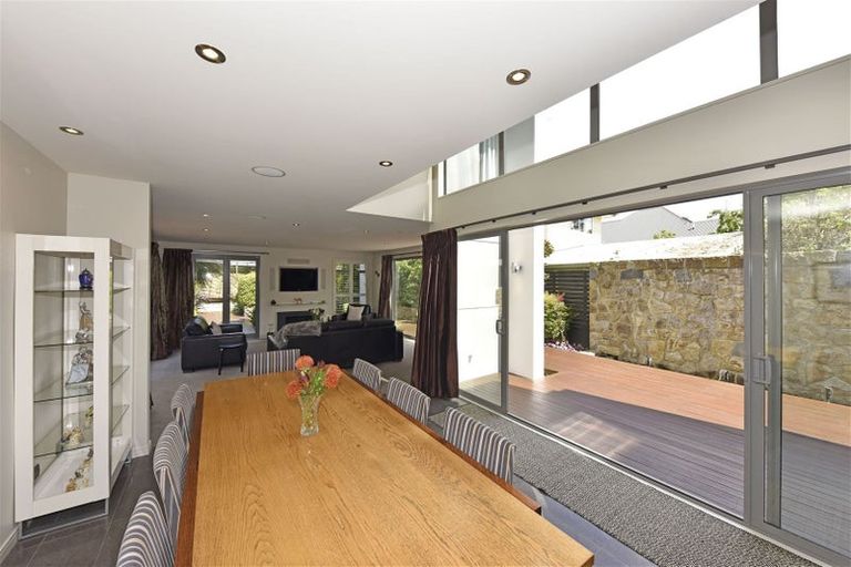 Photo of property in 27 Strowan Road, Strowan, Christchurch, 8052