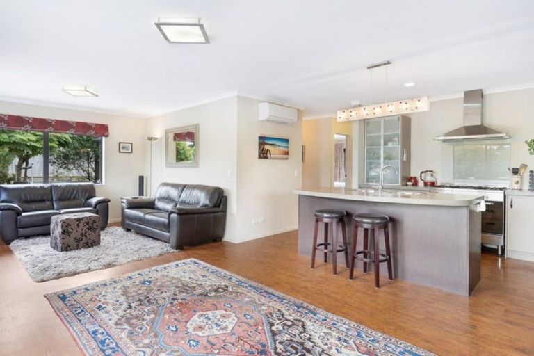 Photo of property in 5 Fytfield Place, Paraparaumu, 5032