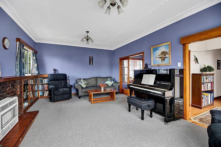 Photo of property in 69 Young Street, New Plymouth, 4310