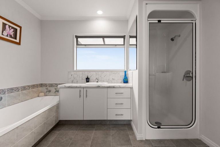 Photo of property in 16 Jacaranda Place, Greenmeadows, Napier, 4112