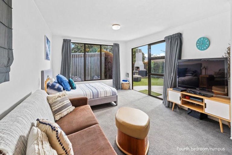 Photo of property in 12 Shamrock Crest, Omaha, 0986