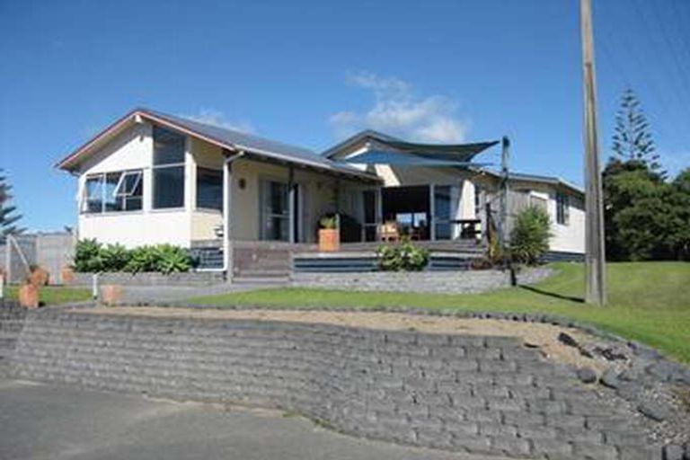 Photo of property in 1a Ayr Street, Waihi Beach, 3611
