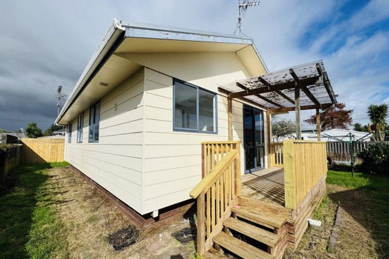 Photo of property in 47a Sutton Crescent, Papakura, 2110