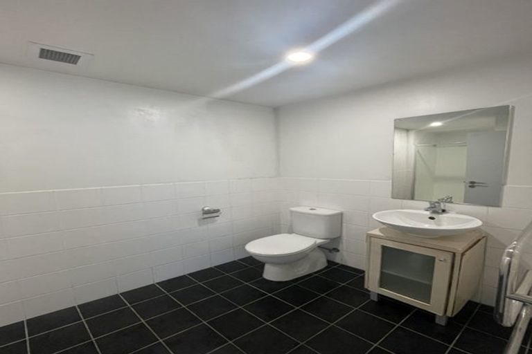 Photo of property in 7/222 Albany Highway, Schnapper Rock, Auckland, 0632