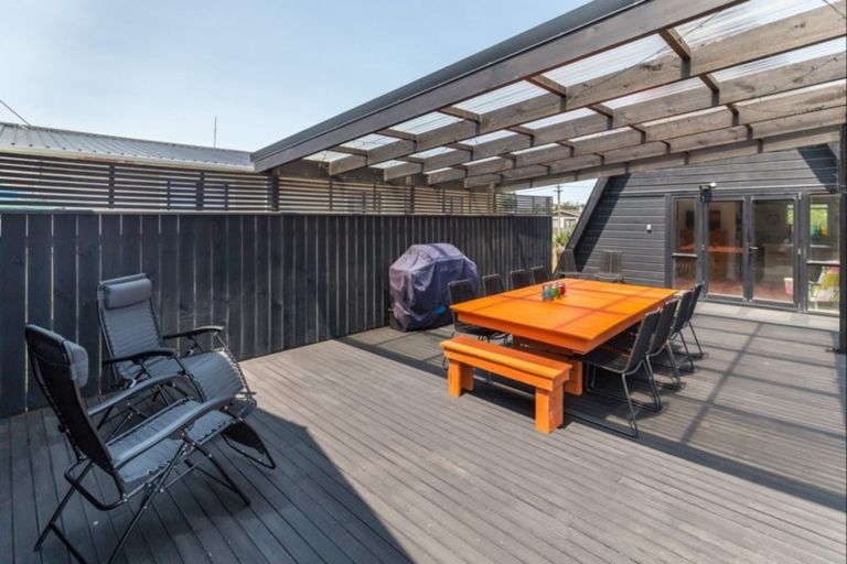 Photo of property in 56 Koputara Road, Himatangi Beach, Foxton, 4891