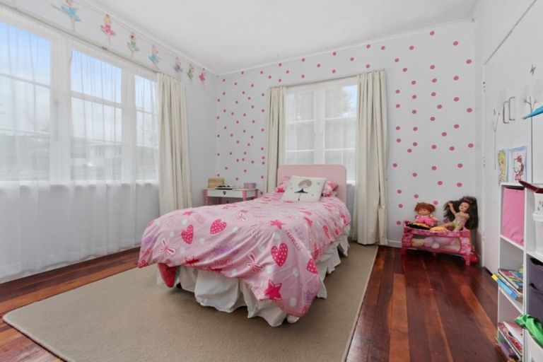 Photo of property in 6 Glengarry Road, Glen Eden, Auckland, 0602