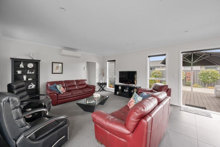 Photo of property in 8 Rakaia Way, Poraiti, Napier, 4112