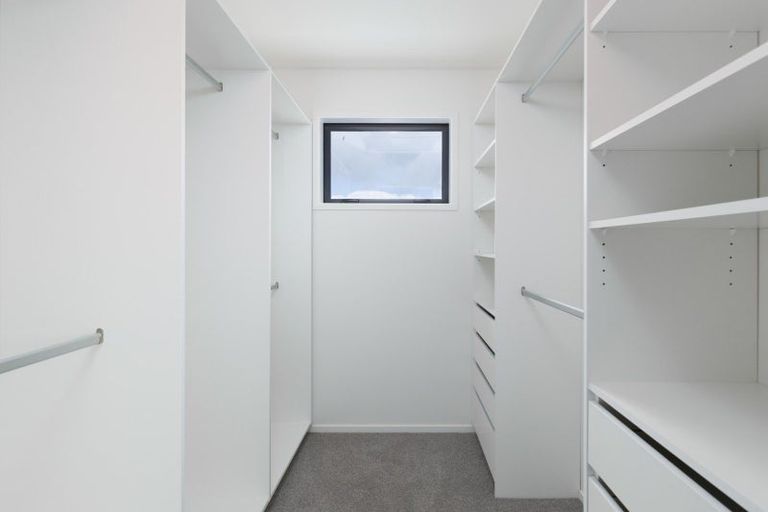 Photo of property in 2 Marsden Place, Hurworth, New Plymouth, 4310