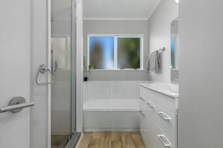 Photo of property in 73 Langdale Avenue, Paraparaumu, 5032