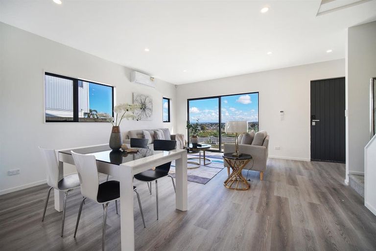 Photo of property in 58a Crestview Rise, Papakura, 2110