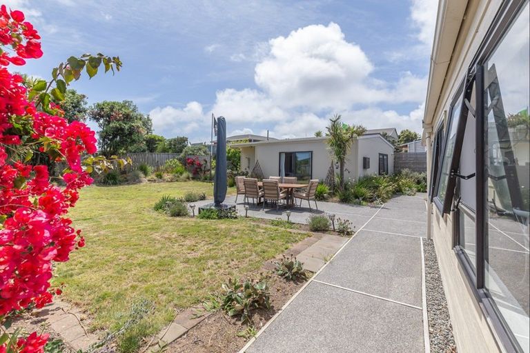 Photo of property in 3 Aranui Avenue, Waitarere Beach, Levin, 5510
